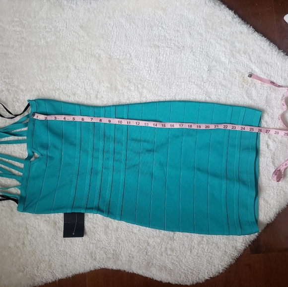 Green bebe dress - Picture 7 of 7